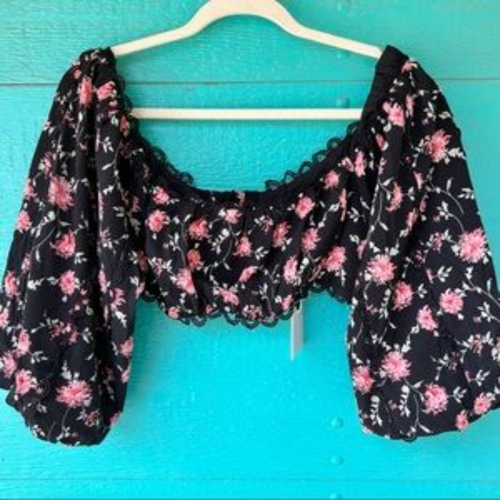 URBAN OUTFITTERS LOVE + HARMONY CROPPED FLORAL LACE TOP NWT